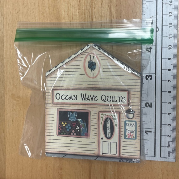 Brandywine Woodcrafts’ Ocean Wave Quilts, Eureka, California. Wood Building. - Picture 4 of 5